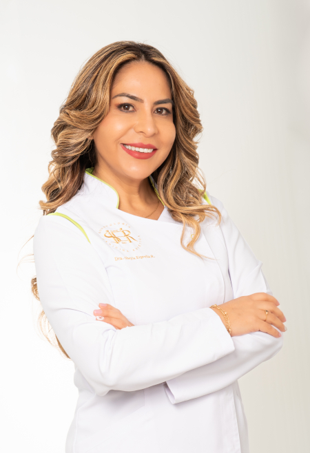 Dra.-Sheyla-Esprella-Equipo-Clinic-SER-Med